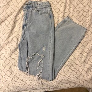 Light Wash Distressed Women’s Jeans